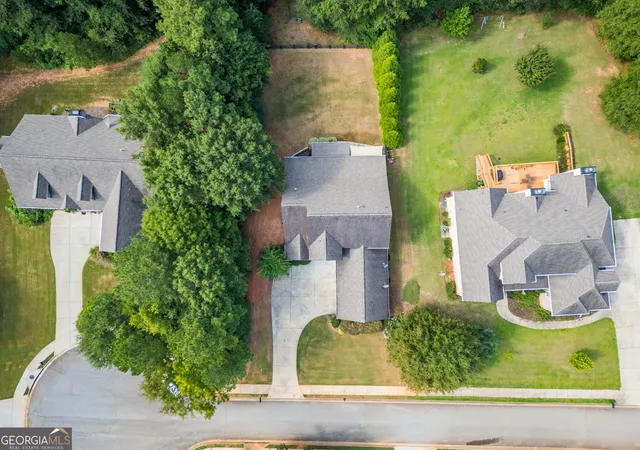 Photo 3 of Single family home for sale at 1031 Greenwood Cir, Madison, GA 30650 | MLS# 10831533 | Listing updated on 2026-09-11