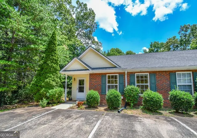 Photo 2 of Condo for sale at 4012 Hidden Hollow Ter #A, Gainesville, GA 30506 | MLS# 10805979 | Listing updated on 2026-08-22