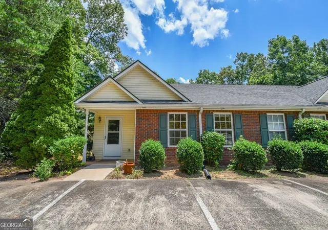 Photo 3 of Condo for sale at 4012 Hidden Hollow Ter #A, Gainesville, GA 30506 | MLS# 10805979 | Listing updated on 2026-08-22