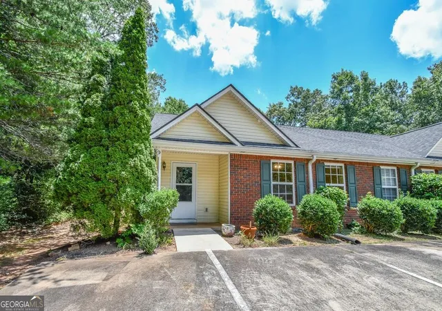 Photo 3 of Condo for sale at 4012 Hidden Hollow Ter #A, Gainesville, GA 30506 | MLS# 10805979 | Listing updated on 2026-08-22