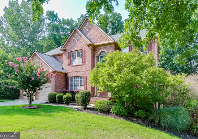 Photo 3 of Single family home for sale at 1620 Alvecote Ct, Cumming, GA 30041 | MLS# 10815371 | Listing updated on 2026-08-13