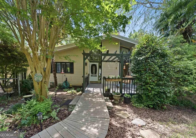 1st image of 240 Quesenberry Dr, Eatonton, GA 31024 | MLS# 10782505