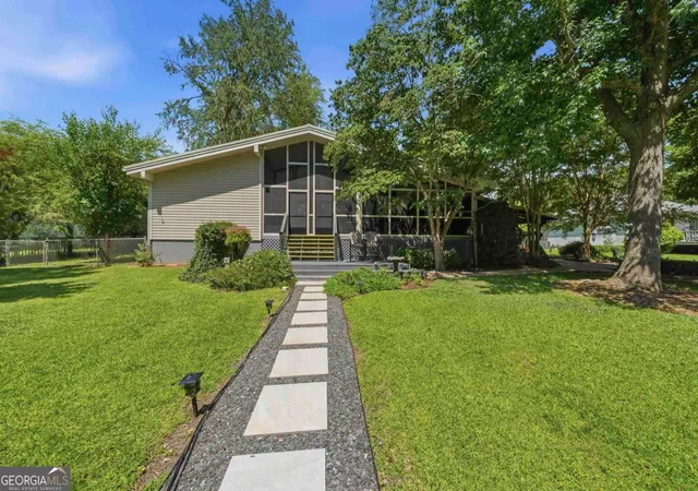 Photo 4 of Single family home for sale at 240 Quesenberry Dr, Eatonton, GA 31024 | MLS# 10782505 | Listing updated on 2026-06-24
