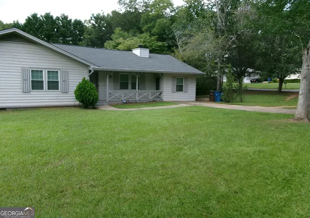 Photo 3 of Single family home for sale at 390 Amity Ct, Mcdonough, GA 30253 | MLS# 10824842 | Listing updated on 2026-10-08
