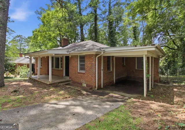 2nd image of 1953 Glendale Dr, Decatur, GA 30032 | MLS# 10807533