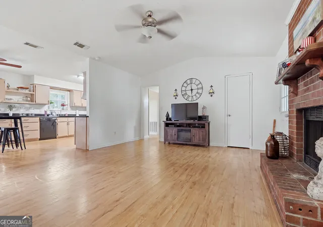 Photo 4 of Single family home for sale at 231 Dunaway Dr, Albany, GA 31721 | MLS# 10821698 | Listing updated on 2026-08-07