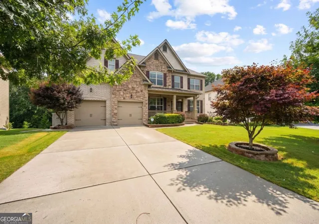 Photo 3 of Single family home for sale at 4090 Tobiano Trl, Cumming, GA 30040 | MLS# 10821070 | Listing updated on 2026-08-20