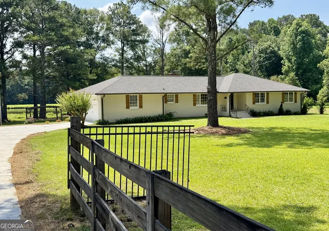 Homes for sale in Hogansville, GA | 852 Mobley Bridge Rd, Hogansville, GA 30230 | MLS# 10800586