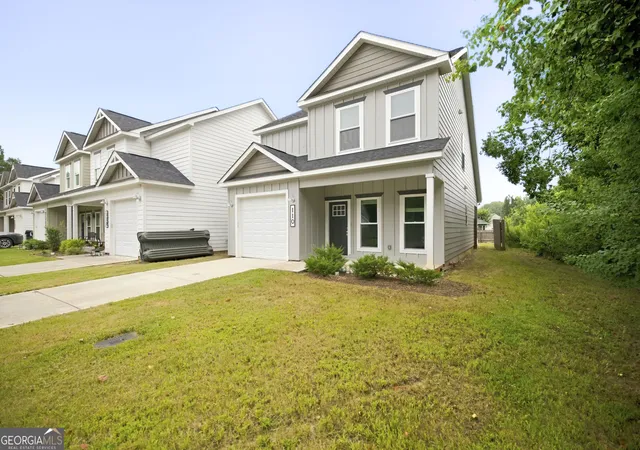 Photo 3 of Single family home for sale at 110 Leisure Pointe Cvs, Warner Robins, GA 31088 | MLS# 10834741 | Listing updated on 2026-09-18