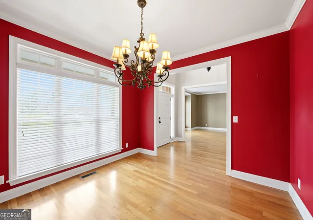 Photo 4 of Single family home for sale at 214 Oakleaf Dr, Macon, GA 31210 | MLS# 10835164 | Listing updated on 2026-09-11