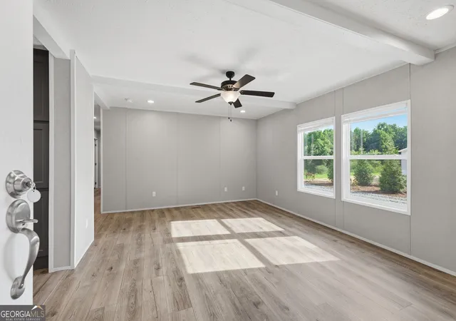 Photo 3 of Manufactured home for sale at 915 Smith Loop Rd, Demorest, GA 30535 | MLS# 10824626 | Listing updated on 2026-09-18