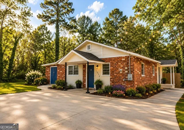 Photo 1 of Single family home for sale at 5656 Handley Blvd, Morrow, GA 30260 | MLS# 10802776 | Listing updated on 2026-10-16