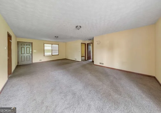 Photo 3 of Sale Pending at 921 Curry Cir Se, Conyers, GA 30094 | MLS# 10823219 | Listing updated on 2026-09-18