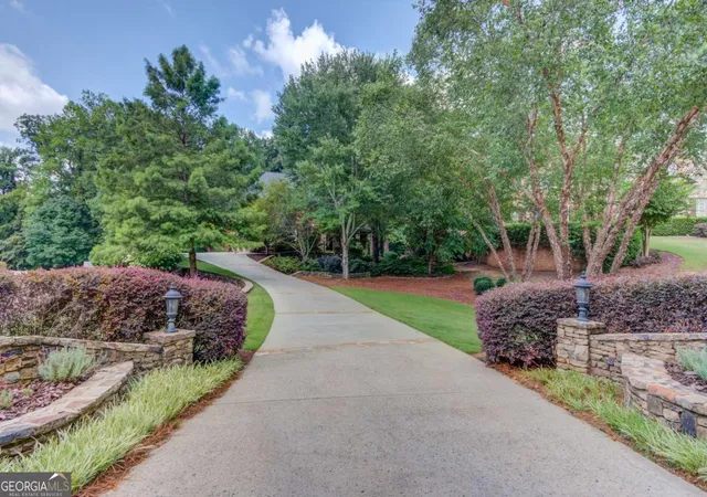 Photo 2 of Single family home for sale at 2450 Shumard Oak Dr, Braselton, GA 30517 | MLS# 10753558 | Listing updated on 2026-09-14