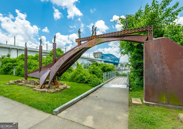 Homes for sale in Chattanooga, TN | 4 Cherokee Boulevard, Chattanooga, TN 37405 | Houzeo