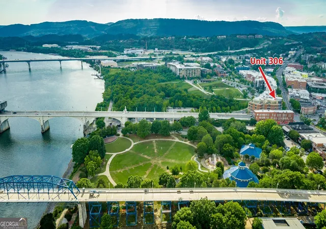 Homes for sale in Chattanooga, TN | 4 Cherokee Blvd, Chattanooga, TN 37405