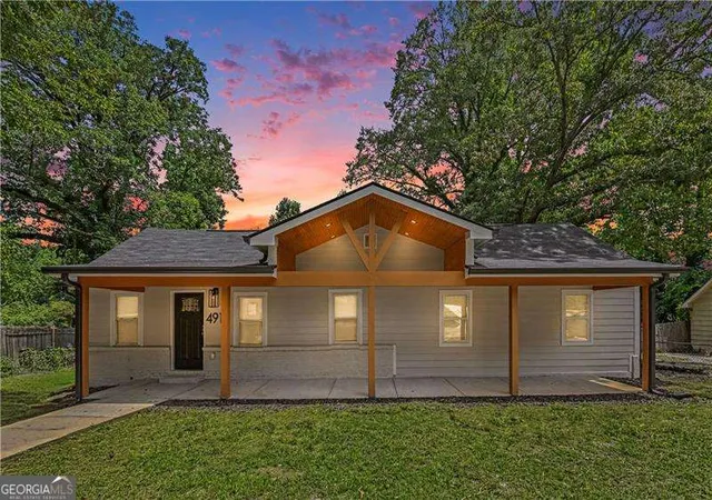 Photo 2 of Single family home for sale at 4915 Campbellton Rd Sw, Atlanta, GA 30331 | MLS# 10812099 | Listing updated on 2026-09-13