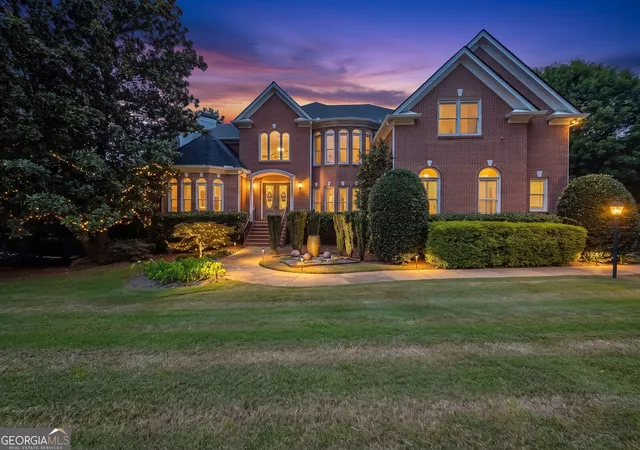 Photo 2 of Single family home for sale at 8190 Nesbit Ferry Rd, Sandy Springs, GA 30350 | MLS# 10824634 | Listing updated on 2026-08-26