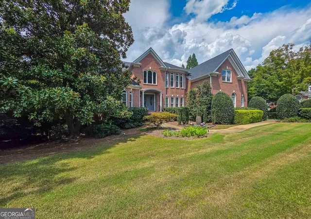 Photo 3 of Single family home for sale at 8190 Nesbit Ferry Rd, Sandy Springs, GA 30350 | MLS# 10824634 | Listing updated on 2026-08-26