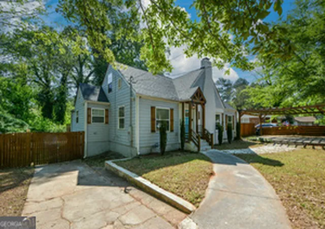 Photo 3 of Single family home for sale at 3164 Harris Dr, East Point, GA 30344 | MLS# 10754802 | Listing updated on 2026-09-18