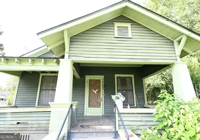 Photo 1 of Single family home for sale at 1303 Carswell Ave, Waycross, GA 31503 | MLS# 10814105 | Listing updated on 2026-08-11