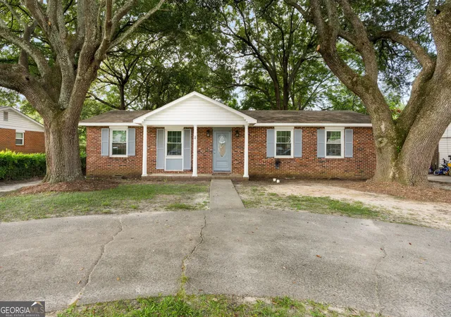 Photo 1 of Single family home for sale at 114 Karen Dr, Warner Robins, GA 31088 | MLS# 10835907 | Listing updated on 2026-09-12