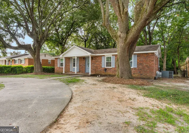 Photo 2 of Single family home for sale at 114 Karen Dr, Warner Robins, GA 31088 | MLS# 10835907 | Listing updated on 2026-09-12