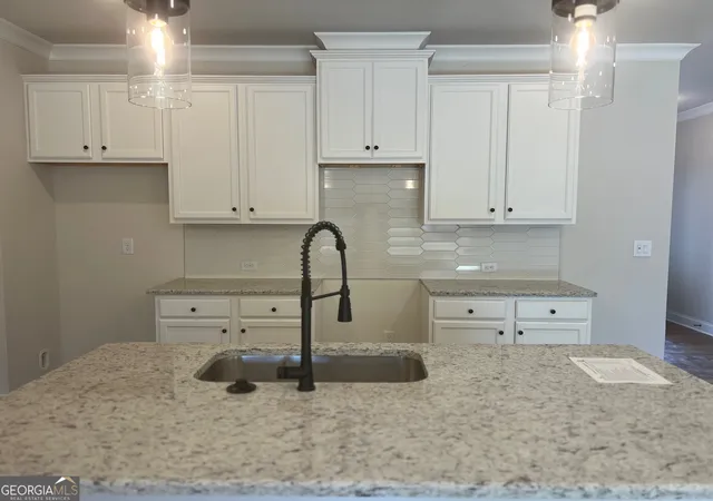 Photo 4 of Sale Pending at 3526 Iron Hearth Bnd #97C, Snellville, GA 30039 | MLS# 10620103 | Listing updated on 2026-01-04