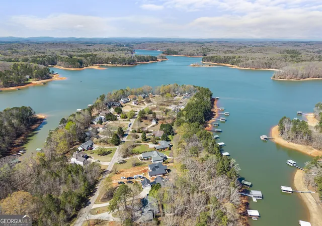 Photo 3 of Sale Pending at 424 Capri Pt, Lavonia, GA 30553 | MLS# 10825848 | Listing updated on 2026-09-25