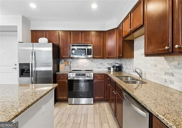 Photo 3 of Condo for sale at 200 River Vista Dr #541, Atlanta, GA 30339 | MLS# 10815761 | Listing updated on 2026-09-12