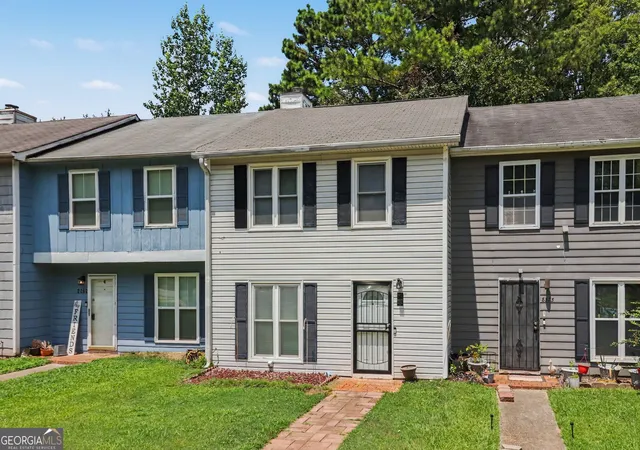 Photo 3 of Single family home for sale at 8577 Jamestown Way, Jonesboro, GA 30238 | MLS# 10763020 | Listing updated on 2026-08-06