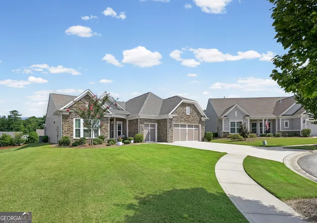 Photo 3 of Sale Pending at 314 Tea Rose Ct, Griffin, GA 30223 | MLS# 10825556 | Listing updated on 2026-08-31