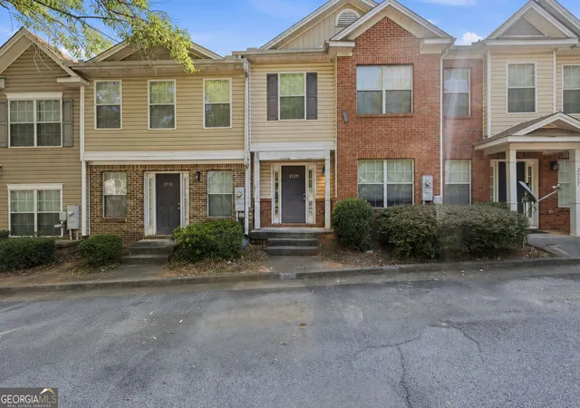 Townhouse for sale at 2729 Vining Ridge Ter, Decatur, GA 30034 | MLS# 10834845