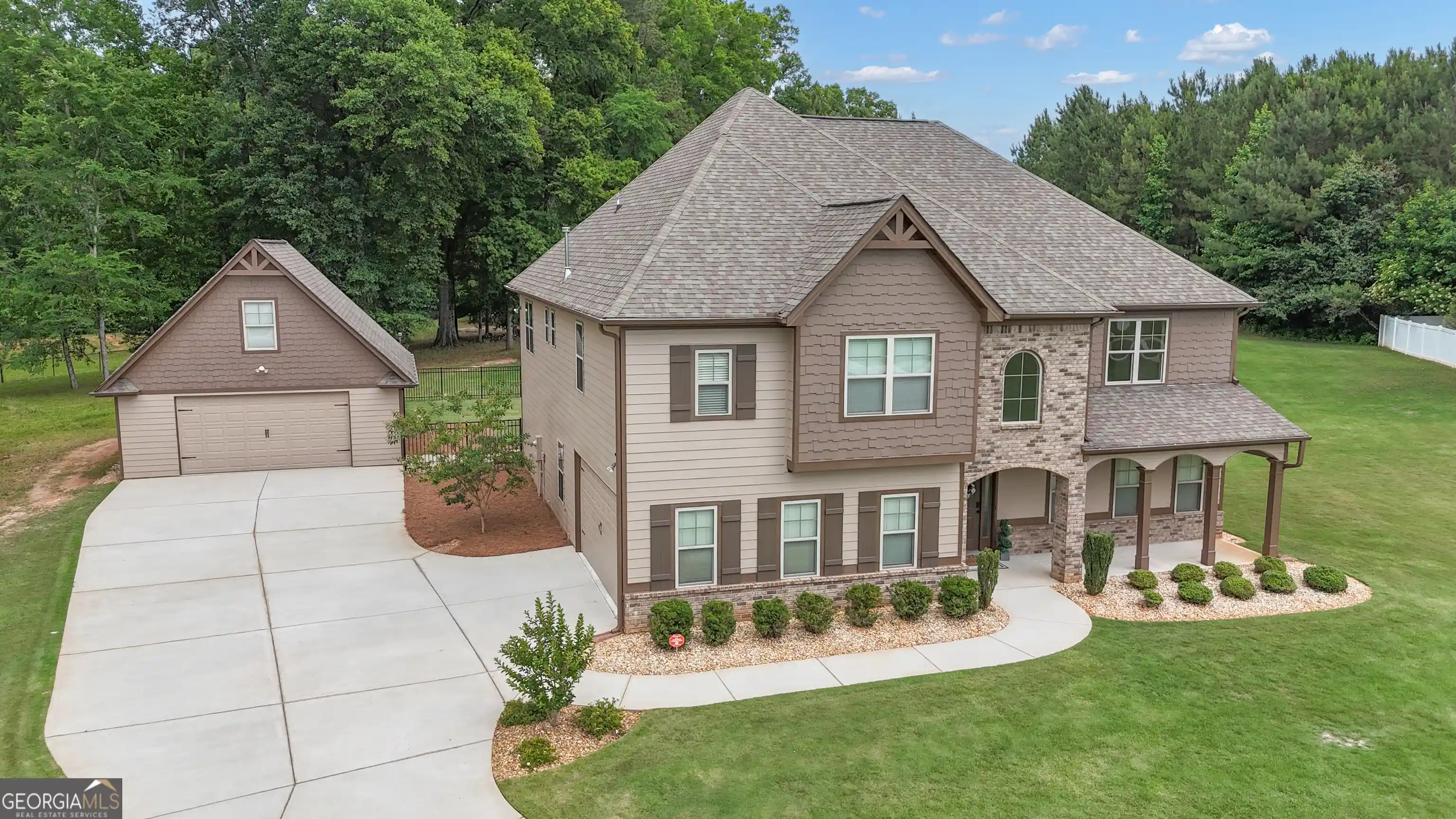 Photo 1 of Sale Pending at 375 Grandmas Ln, Fayetteville, GA 30215 | MLS# 10867689 | Listing updated on 2026-10-11