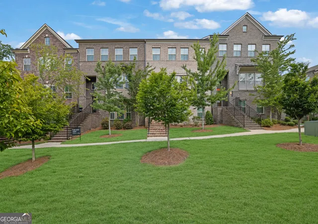 Townhouse for sale at 512 Via Secco Ln, Suwanee, GA 30024 | MLS# 10760284