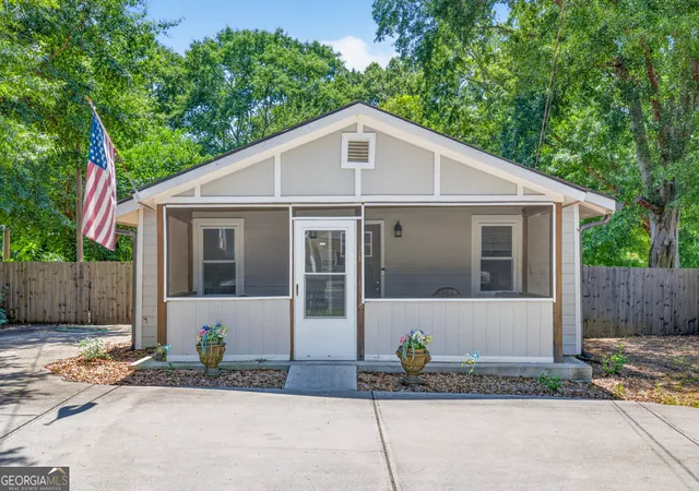 2nd image of 421 Maple Ln, Monroe, GA 30655 | MLS# 10810157