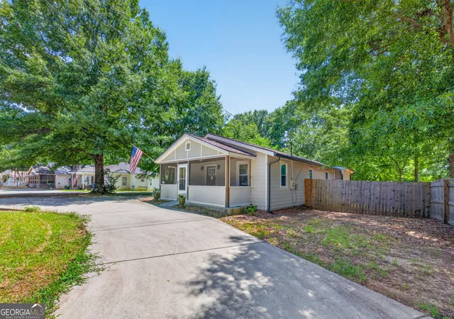 Photo 3 of Single family home for sale at 421 Maple Ln, Monroe, GA 30655 | MLS# 10810157 | Listing updated on 2026-09-16