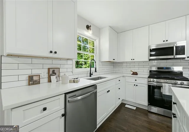 Photo 3 of Sale Pending at 4279 W Ml Run NW, Kennesaw, GA 30152 | MLS# 10814318 | Listing updated on 2026-09-01