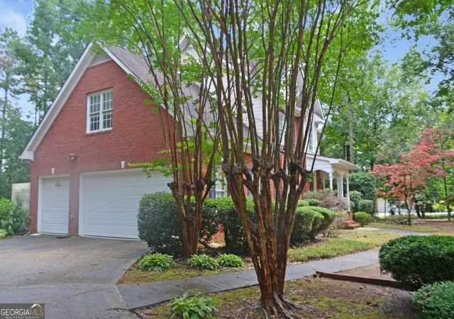 Photo 2 of Single family home for sale at 1091 Glenwood Ln, Bogart, GA 30622 | MLS# 10805761 | Listing updated on 2026-09-13