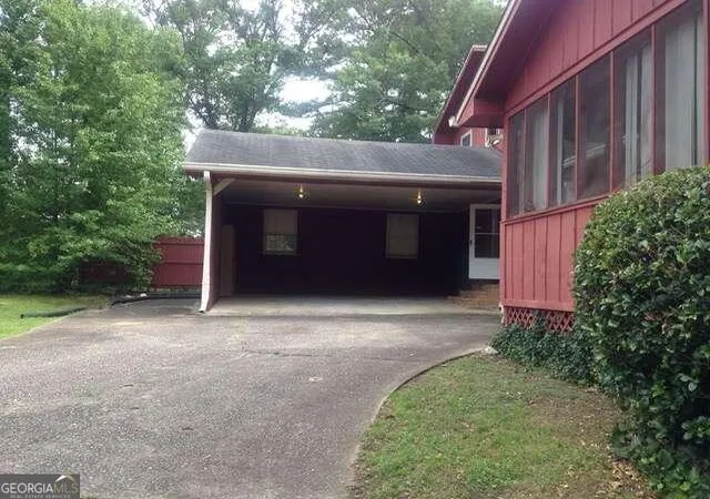 2nd image of 3061 Sandyplains Rd, Marietta, GA 30066 | MLS# 10371038
