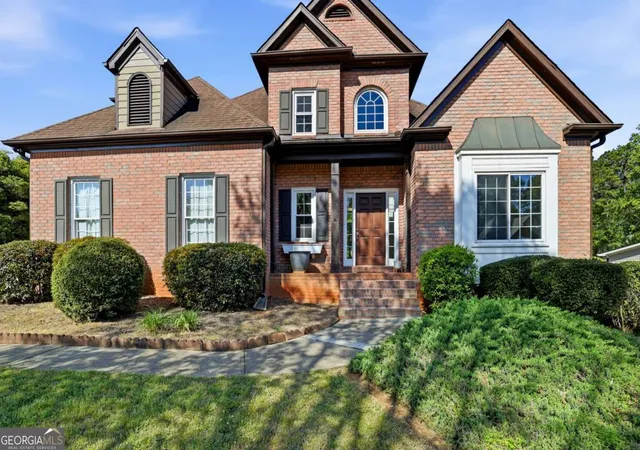 Photo 2 of Single family home for sale at 1015 Windhaven Dr, Alpharetta, GA 30005 | MLS# 10754759 | Listing updated on 2026-10-03