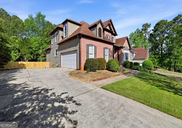 Photo 3 of Single family home for sale at 1015 Windhaven Dr, Alpharetta, GA 30005 | MLS# 10754759 | Listing updated on 2026-10-03