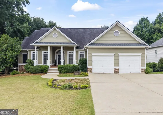 Photo 3 of Single family home for sale at 203 Glenhaven Way, Woodstock, GA 30188 | MLS# 10810565 | Listing updated on 2026-08-10