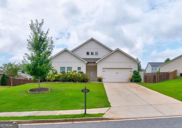 Photo 1 of Single family home for sale at 6545 Trailway Tr, Cumming, GA 30041 | MLS# 10821079 | Listing updated on 2026-09-16