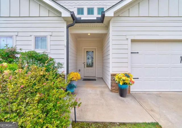 Photo 4 of Single family home for sale at 6545 Trailway Tr, Cumming, GA 30041 | MLS# 10821079 | Listing updated on 2026-09-16