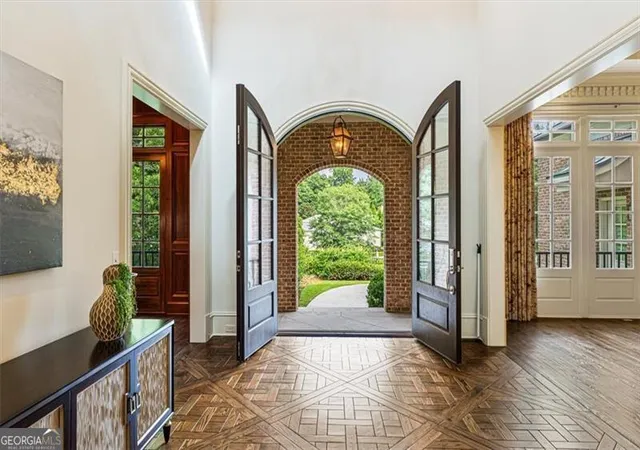 Photo 4 of Single family home for sale at 3225 W Paces Park Ct NW, Atlanta, GA 30327 | MLS# 10816072 | Listing updated on 2026-08-20