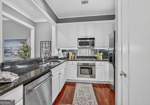 Listing Photo 5 - Condo for sale in building located at 1717 N Decatur Rd Ne, Atlanta, GA 30307 - Unit #309