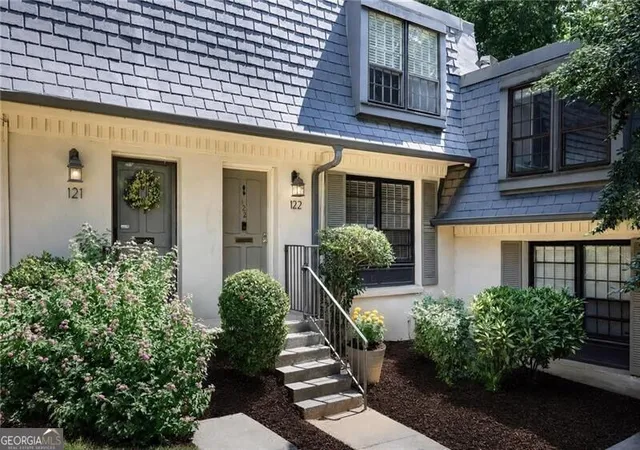Townhouse for sale at 122 Woodmere Sq NW, Atlanta, GA 30327 | MLS# 10829570