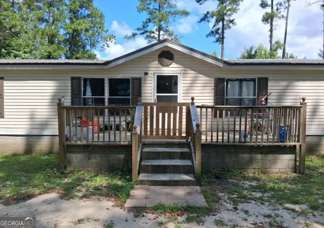 3rd image of 425 Sycamore Dr, Eastman, GA 31023 | MLS# 10812901