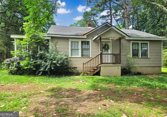 Homes for sale in Flowery Branch, GA | 5824 Church St, Flowery Branch, GA 30542 | MLS# 10798199